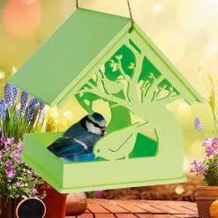 Besonders schön in grüner Umgebung: das grüne Vogelfutterhaus