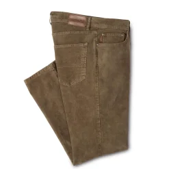 Die geliebte Cordhose, ganz im Stil von heute