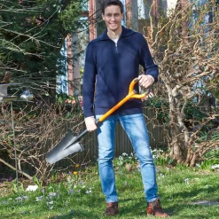 Dieser Spaten kapituliert nicht vor dicken Wurzeln!