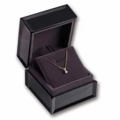 Ein Diamant-Eleganz in Perfektion!