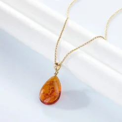 Ein schimmernder Tropfen Meeresgold