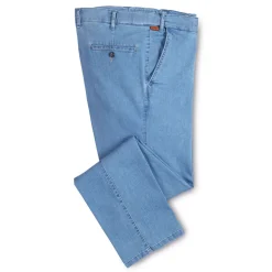 Eine leichte Jeans mit sehr schlauem Dehnbund