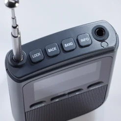 Endlich: Ein DAB+-Pocketradio mit großem Farbdisplay!