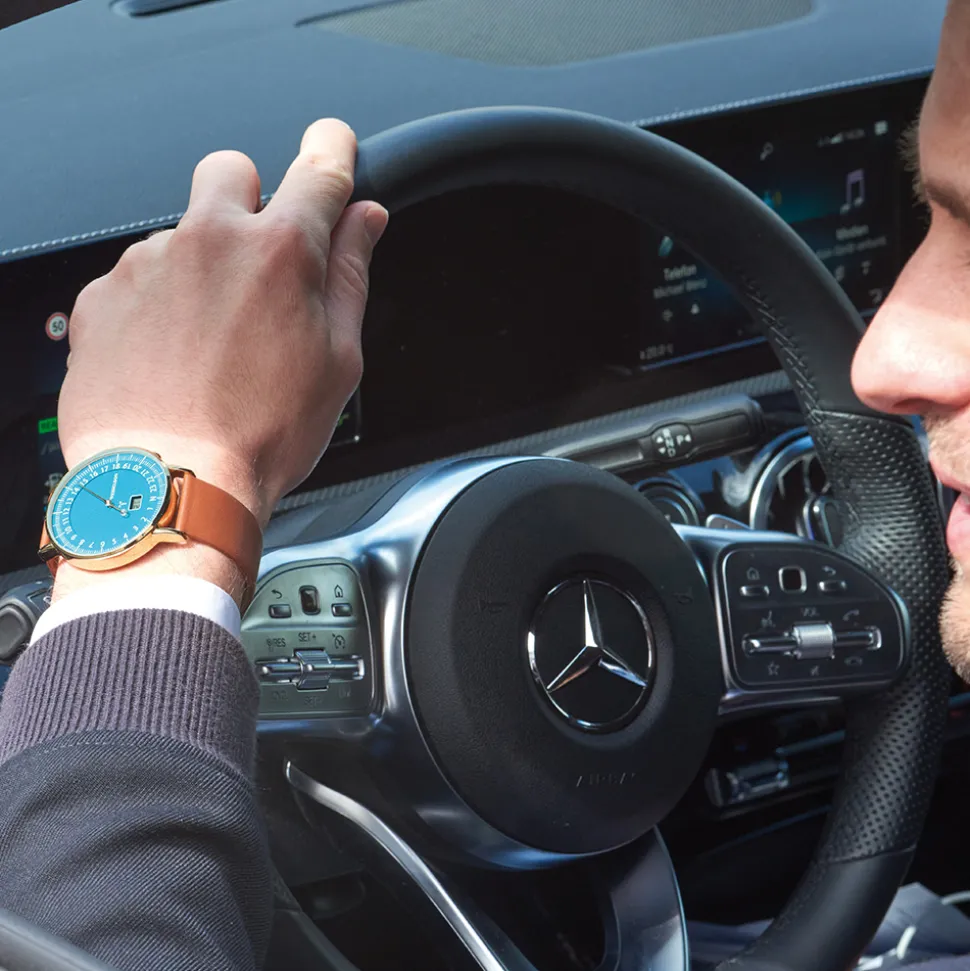 Extravagant: Einzeigeruhr mit Funktechnik