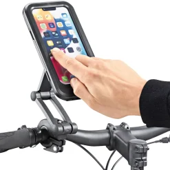Hände am Lenker, Smartphone im Blick!