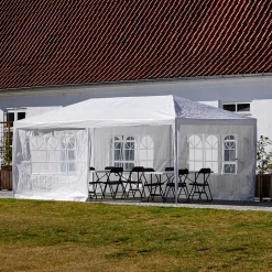 Im Garten alles gut überdacht