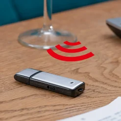 Im USB-Stick: das wohl kleinste und diskreteste Diktiergerät der Welt!
