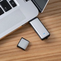 Im USB-Stick: das wohl kleinste und diskreteste Diktiergerät der Welt!