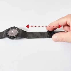 Legt sich perfekt ums Handgelenk – mit Solarantrieb