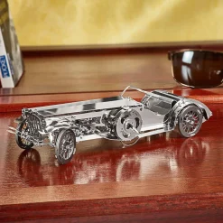 Modellbau mit Eleganz – ein fahrtüchtiger Autotraum aus Edelstahl