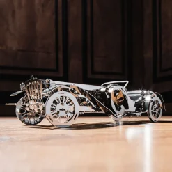 Modellbau mit Eleganz – ein fahrtüchtiger Autotraum aus Edelstahl