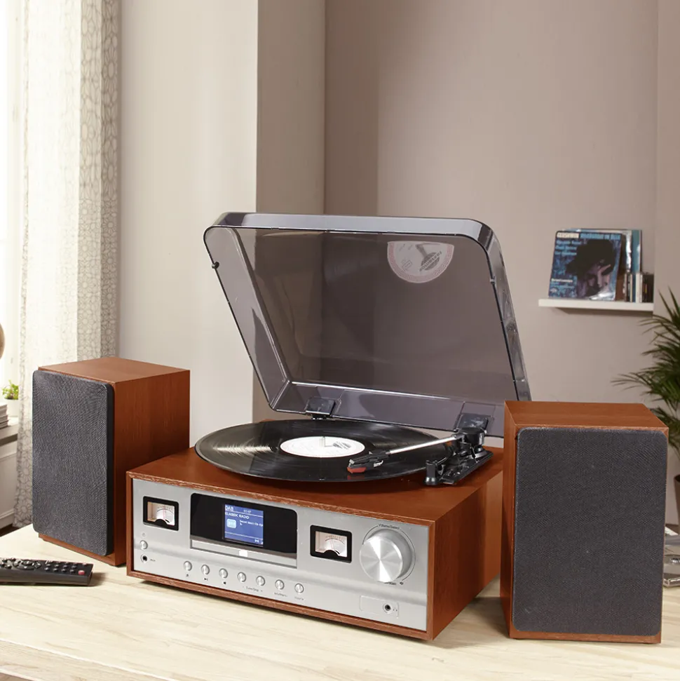 Moderne Technik im Retro-Design – mit vielfältigen Abspielmöglichkeiten!