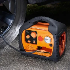 NEU: Mobile Power in allen Lebenslagen – jetzt mit 230 V-/400 W-Steckdose und Radio!