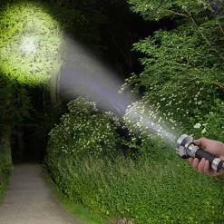 Starke Leistung mit 100 LEDs